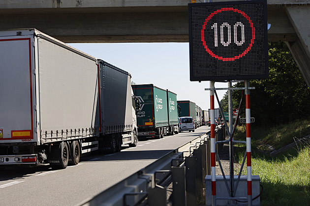 Lék na dálniční kolony v okolí Brna: chytré značky samy určí rychlost