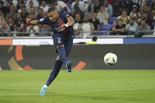 Mbappé pomohl Paříži k vysokému vítězství nad Lyonem a vede tabulku střelců