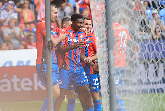 Plzeň - Bohemians 2:0, domácí prodloužili sérii výher. Trefili se Durosinmi a Cadu