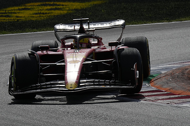 Omlouvám se, kál se Hamilton. Bývalý šampion odstřelil nováčka