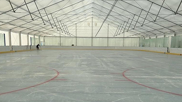 Opava má náhradu za hokejovou halu, dva roky se bude bruslit v obřím stanu