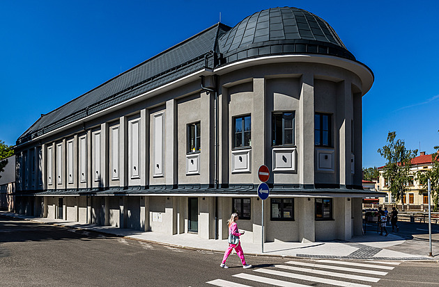 Trutnovské kino Vesmír spolklo přes sto milionů a začíná opět promítat