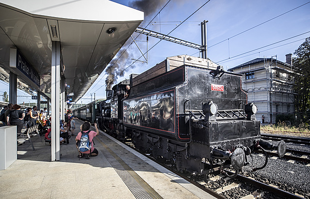 Živé muzeum vlaků. Na nádraží a v depu Vršovice to žilo Dnem železnice