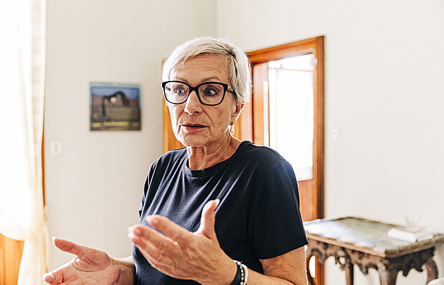 Na zámku nikdy nevědí, co se zrovna pokazí. Rozsáhlý trávník sečou neustále