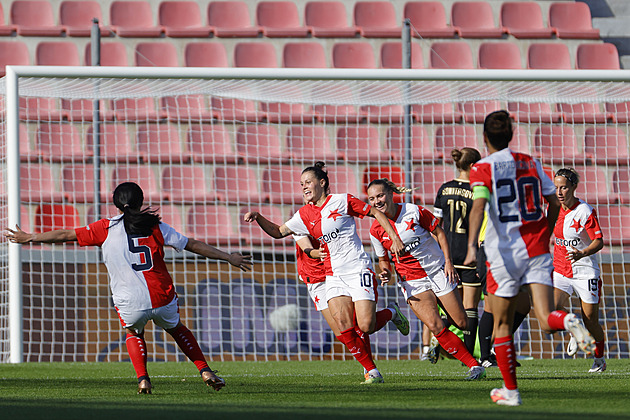 Fotbalistky Slavie vyhrály potřetí v řadě pražské derby se Spartou