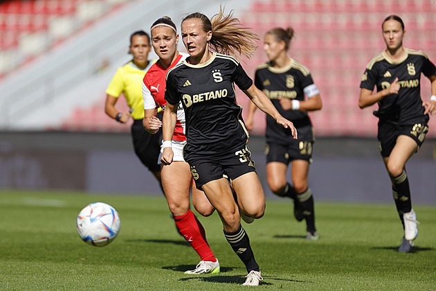 Fotbalistky Slavie vyhrály potřetí v řadě pražské derby se Spartou