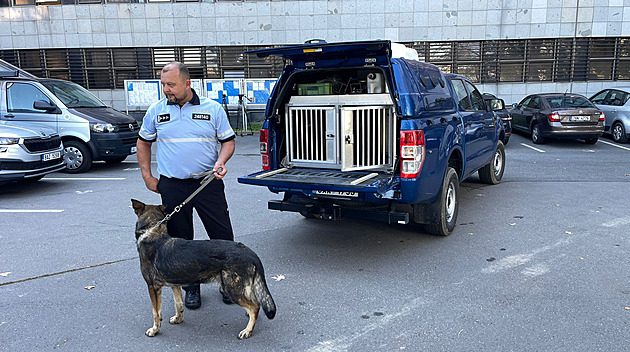 Začal soud s mužem, který měl zavražděnou pohřbít na dně přehrady
