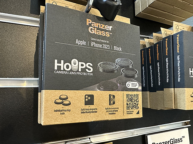 Nejvíc telefonů mělo tlačítka. Smartphony na veletrhu už netáhnou