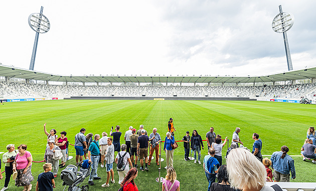 V Hradci Králové oslavili nový stadion akcí Zpátky pod lízátky. (3. záí 2023)