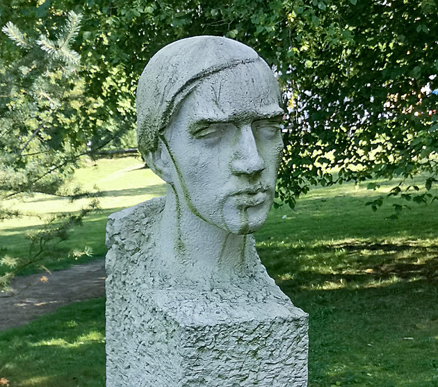 Nadaný malíř volil raději smrt, než by riskoval slabost při výsleších