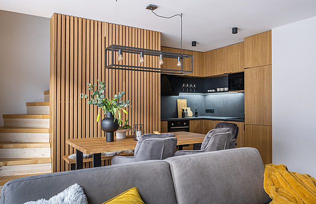 Horský apartmán má les až v ložnici, jen nevoní jako ten za okny