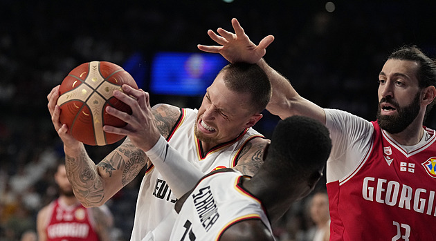 Nováček z Lotyšska zaskočil na basketbalovém MS španělské obhájce titulu