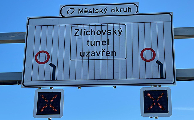 Po policejní honičce ve Zlíchovském tunelu boural motorkář, na místě zemřel