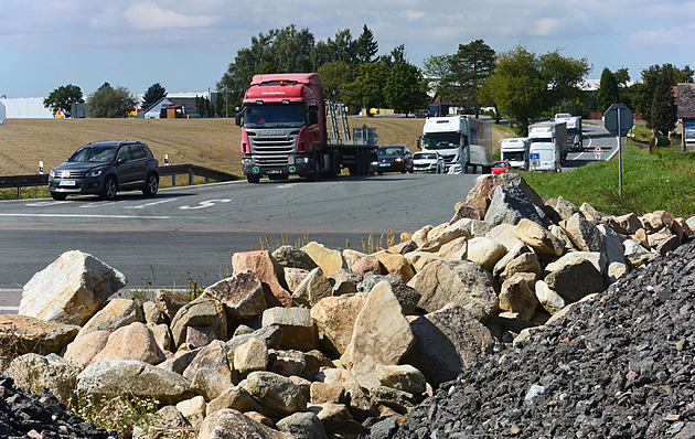 Řidiči ve Svitavách poskakují v kolonách, opravy na I/35 potrvají do října