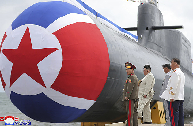 Severní Korea spustila na vodu svou první taktickou jadernou ponorku