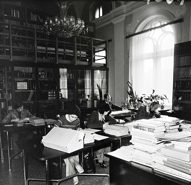 Za sto let archiv získal písemnosti, jež by v řadě sahaly od Karoliny po Svinov