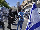 V Tel Avivu se stetly skupiny migrant z Eritreje, útoí i na policisty. (2....