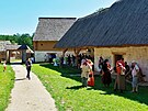 V p�tek se konalo slavnostn� otev�en� archeoskanzenu.