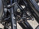 Zámek zamykání pední vidlice ve stylu starých motocykl