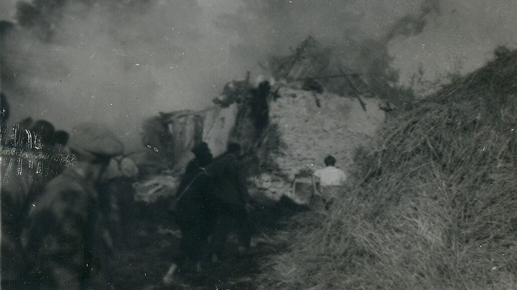 Snímek z náletu na Hluboczek Wielki, kde Grünbaum utrpl smrtelné zranní.