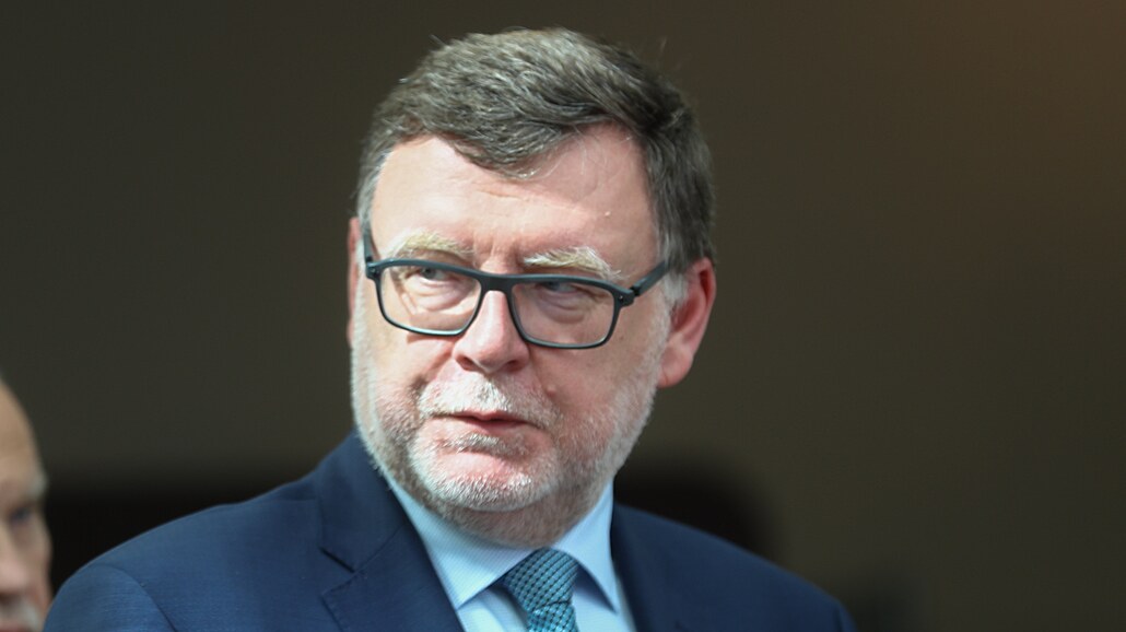 Ministr financí Zbyněk Stanjura ve Sněmovně
