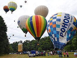 Dva starty balonové fiesty Balony nad Rozkoí odstartovaly z Nového Msta nad...