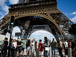 Kdy se zatete do recenzí turist z okolí Eiffelovy ve, nemete je...