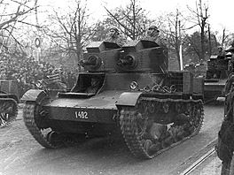 Lehký tank Vickers Mark E dvouvový