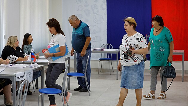 Lid vol v mstnch volbch v Doncku, hlavnm mst Ruskem kontrolovan Donck oblasti na vchodn Ukrajin. (8 z 2023)