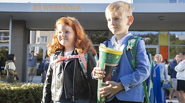 Základní škola Weberova na Praze 5 přivítala v letošním školním roce nové žáky prvních ročníků. (4. září 2023)