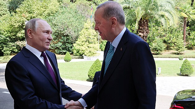 Ruský diktátor Vladimir Putin přivítal v Soči tureckého prezidenta Recepa Tayyipa Erdogana. (4. září 2023)