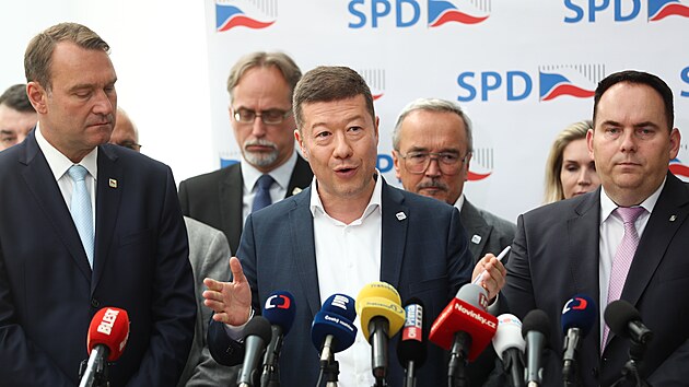 Poslanci SPD ped zjovou schz Snmovny