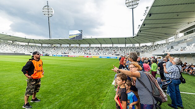V Hradci Krlov oslavili nov stadion akc Zptky pod lztky. (3. z 2023)