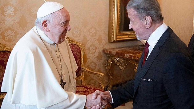 Pape Frantiek pozval do Vatiknu vskutku neobvyklho hosta. Byl jm kultovn herec aknch film Sylvester Stallone znm nejvce pro svou roli boxera Rockyho Balboy. (8. z 2023)