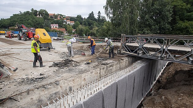 Uzavrka mostu v Tnci nad Labem se prodlou zhruba o msc (1. z 2023)