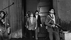 Poslední fotografie Salvadora Allendeho. O autorství snímku svreného chilského...