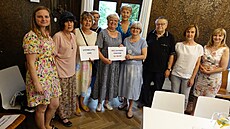 Litom��ický Deutschklub. Spole�n� vybrali u� stovky tisíc. Pro zahradu Diakonie...