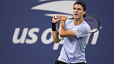 Jakub Menšík oslavil třetím kolem US Open osmnácté narozeniny.