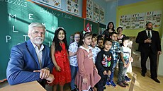 Petr Pavel, prezident ČR, setkání se žáky školy v Bukovanech 4. září 2023