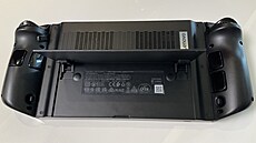 Zadní �ást handheldu Lenovo Legion Go