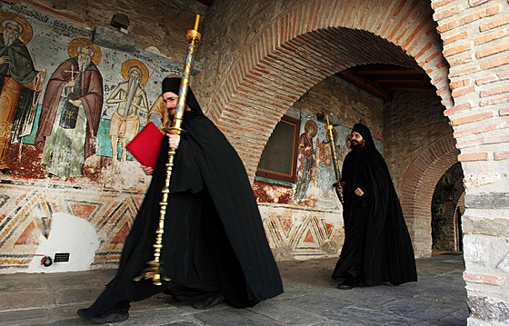 Po hádce dvou opilých mnichů v srbském klášteře na posvátné hoře Athos na...