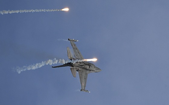 DNY NATO 2023: piková pilotá letounu F-16 polského letectva. Stroj platil...