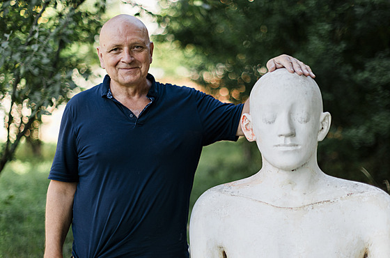 Tiaedesátiletý socha Michal Gabriel je mimo jiné prkopníkem 3D technologií,...