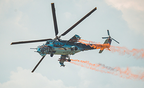 DNY NATO 2023: Vrtulník Mi-24 Hind se louí. Nahradí jej AH-1Z Viper.