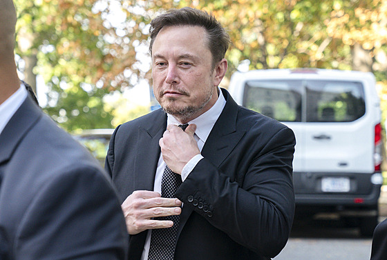 Elon Musk přichází na uzavřené setkání předních technologických ředitelů se...