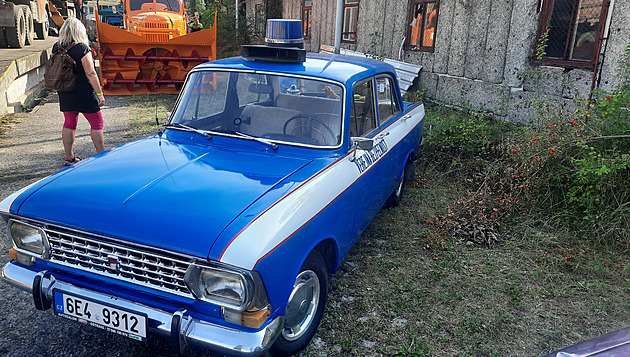 Driftující auta, tanky v bahně nebo zásah policie. Retroměstečko bavilo