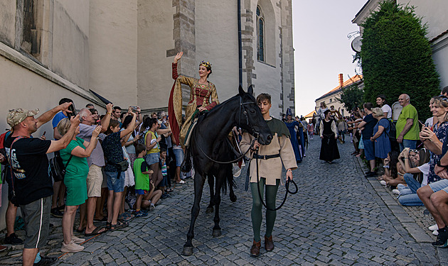 Na jihomoravská vinobraní dorazilo 120 tisíc lidí, o fous méně než vloni