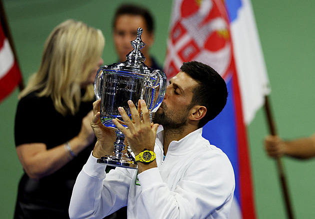 Proč bych končil, když vítězím? Djokoviče motivují i děti, chystá se na Čechy