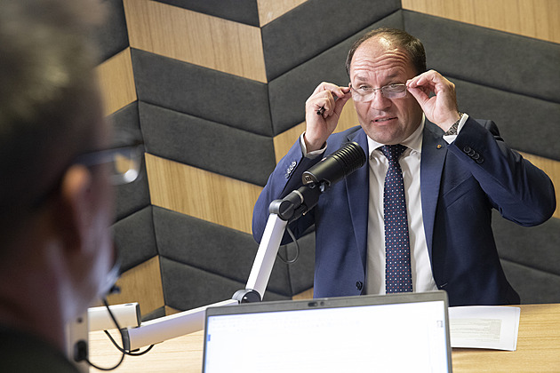 Řetězce slíbily, že ceny sníží, o marži se mnou mluvit nechtějí, řekl Výborný