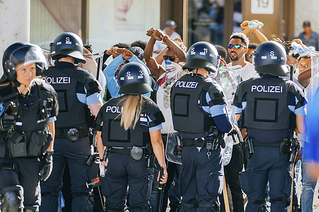 Přivážejí ze své země nenávist. Evropa řeší, jak zastavit eritrejské násilí